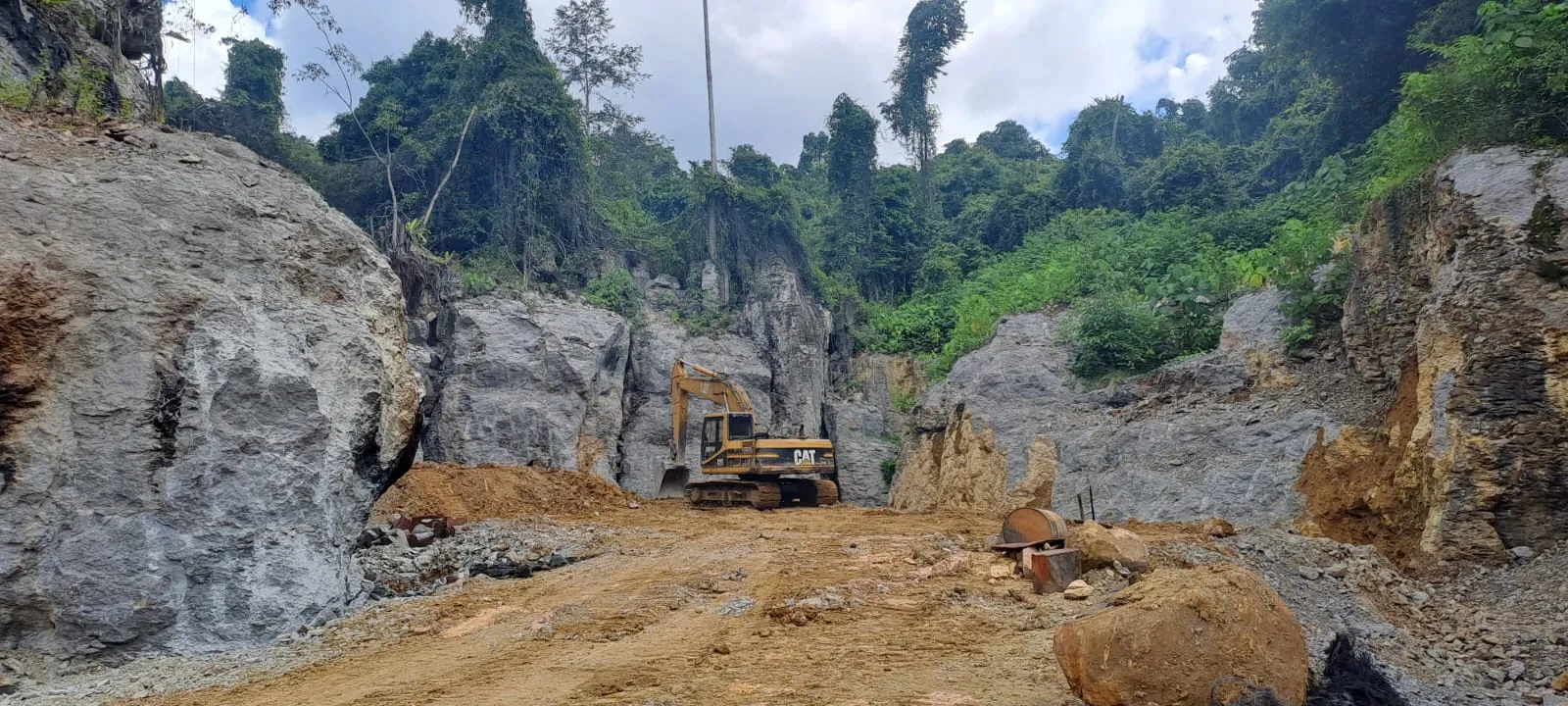 Proyek Pertambangan batu gamping